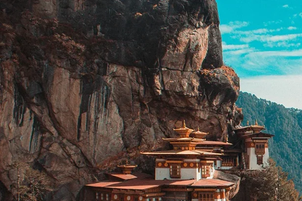 Bhutan: Where Happiness Meets Himalayan Serenity.
