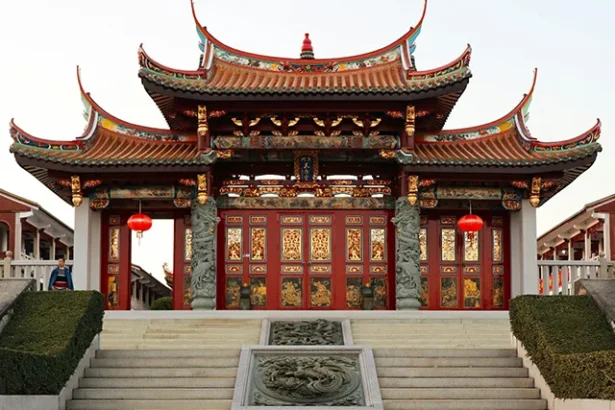 Macau: The Glamorous Fusion of East and West
