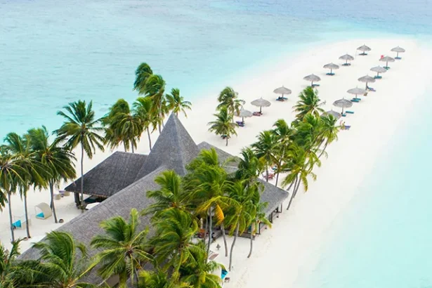 Maldives: Discover Serene Luxury in the Tropical Paradise