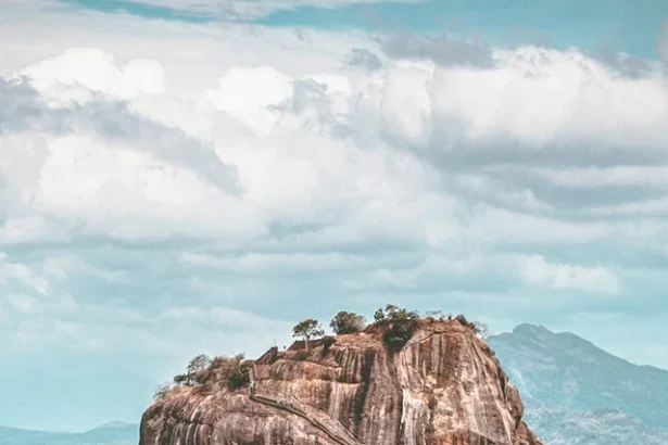 Sri Lanka Awaits: Discover the Jewel of the Indian Ocean.